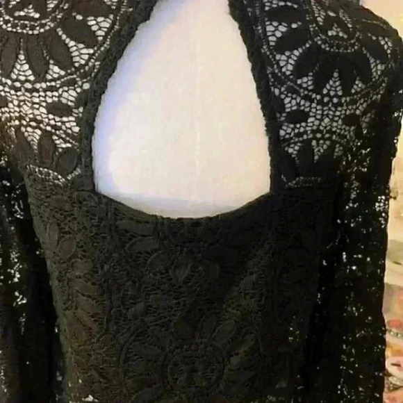 Lace Black Blouse - Picture 2 of 3